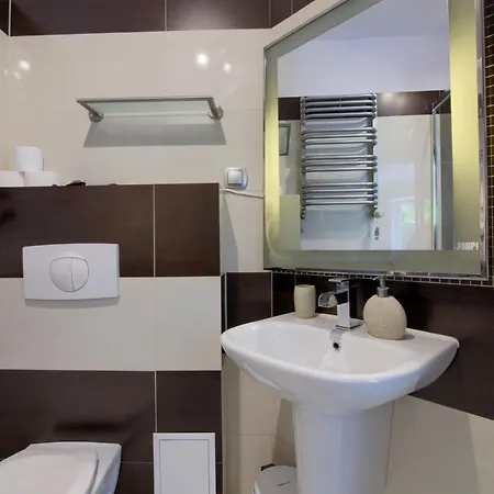 Apartament Bursztyn Apartman *